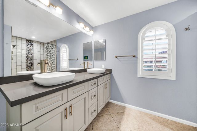 9432 E VOLTAIRE Drive, Scottsdale, AZ 85260