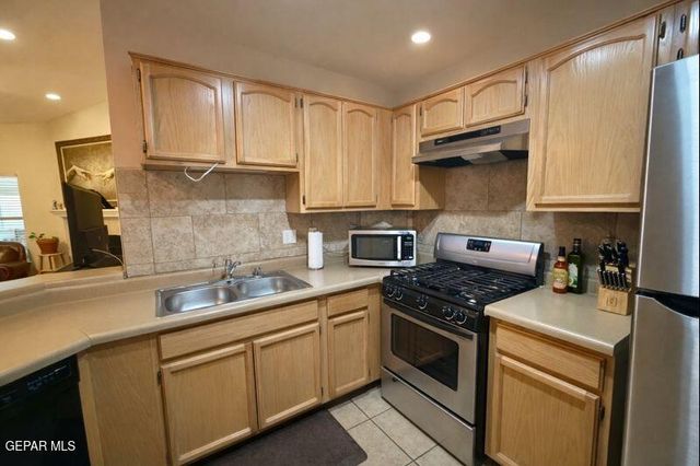 839 SUN CITY PARK CT Court, El Paso, TX 79932