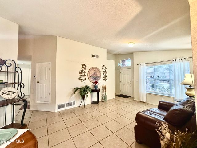 839 SUN CITY PARK CT Court, El Paso, TX 79932