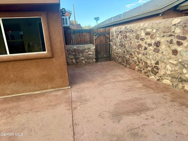 839 SUN CITY PARK CT Court, El Paso, TX 79932