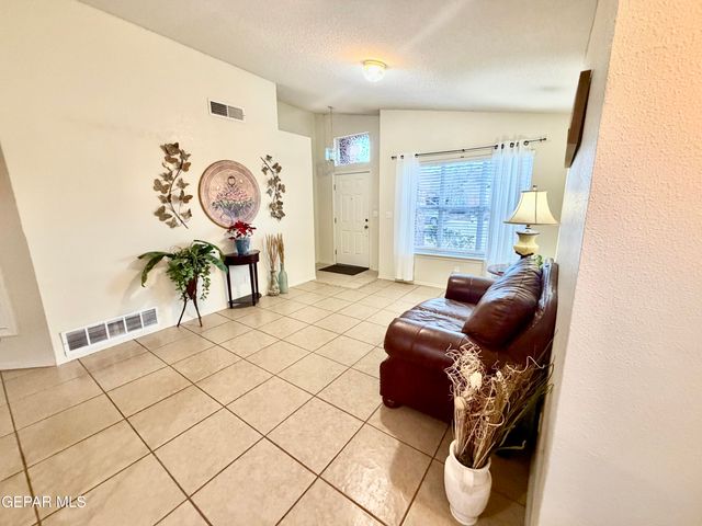 839 SUN CITY PARK CT Court, El Paso, TX 79932