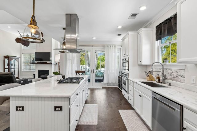 1541 Periwinkle Drive, Mount Pleasant, SC 29466