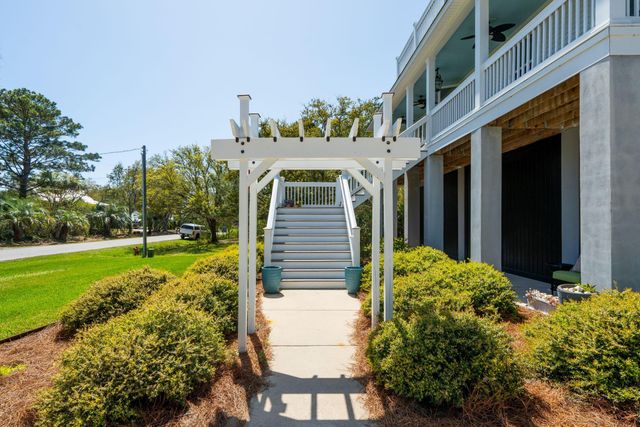 1541 Periwinkle Drive, Mount Pleasant, SC 29466