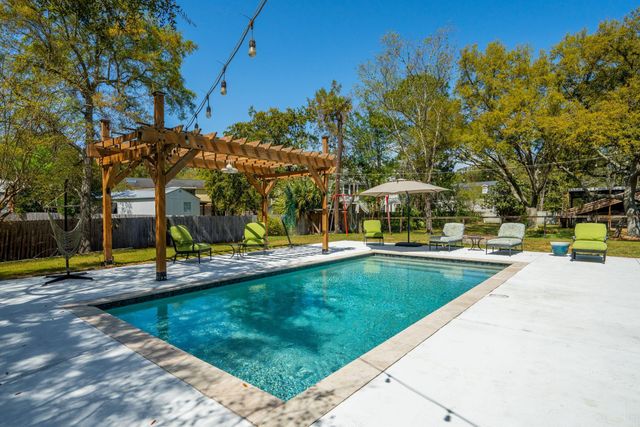 1541 Periwinkle Drive, Mount Pleasant, SC 29466