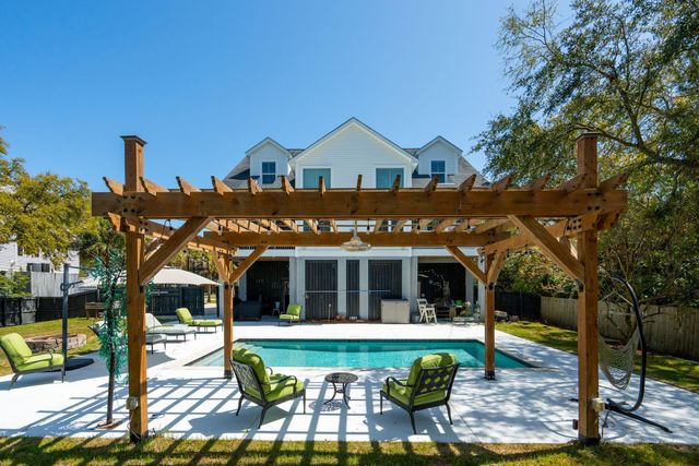 1541 Periwinkle Drive, Mount Pleasant, SC 29466