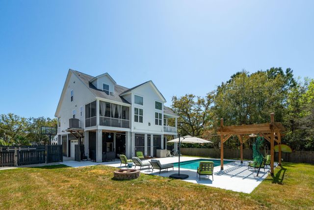 1541 Periwinkle Drive, Mount Pleasant, SC 29466