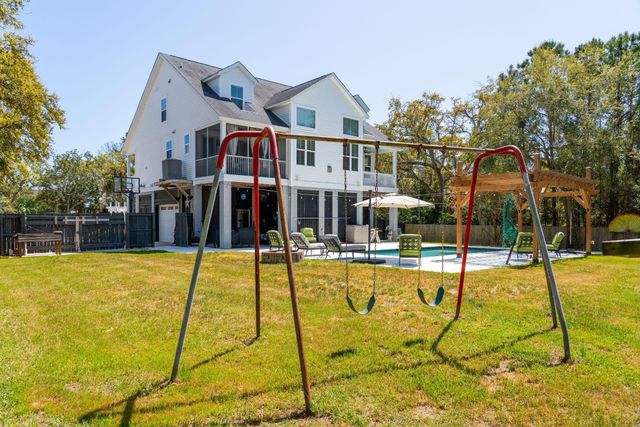 1541 Periwinkle Drive, Mount Pleasant, SC 29466