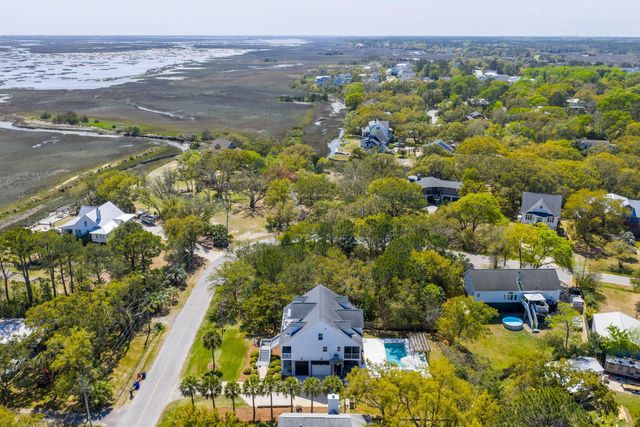 1541 Periwinkle Drive, Mount Pleasant, SC 29466