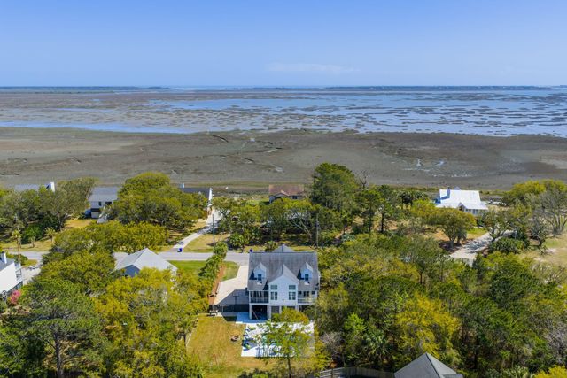 1541 Periwinkle Drive, Mount Pleasant, SC 29466