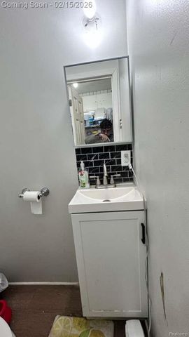 2393 Botsford Street, Hamtramck, MI 48212