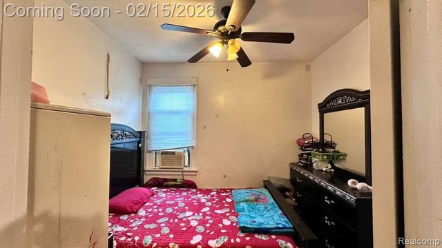 2393 Botsford Street, Hamtramck, MI 48212