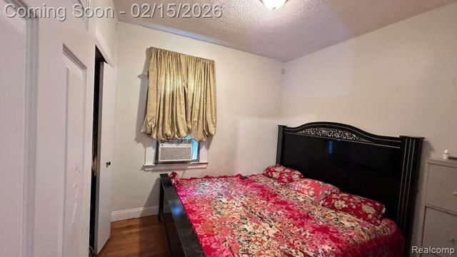 2393 Botsford Street, Hamtramck, MI 48212