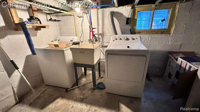 2393 Botsford Street, Hamtramck, MI 48212