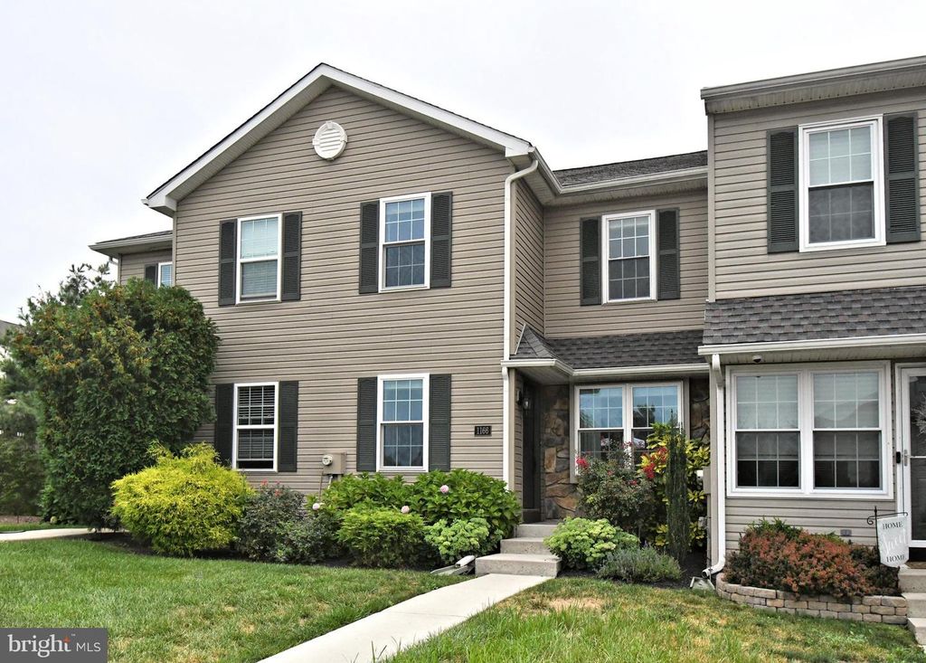 1166 PIN OAK DR, Perkiomenville, PA 18074