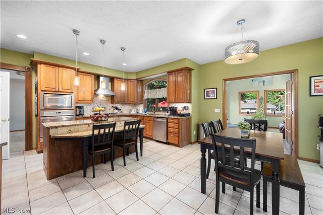 224 Sleepy Hollow Drive, Amherst, OH 44001