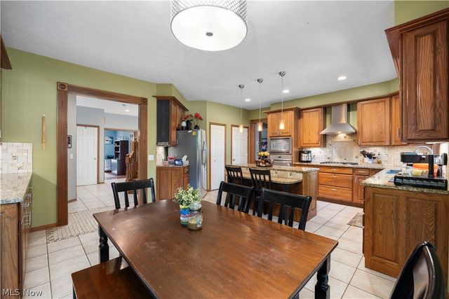 224 Sleepy Hollow Drive, Amherst, OH 44001