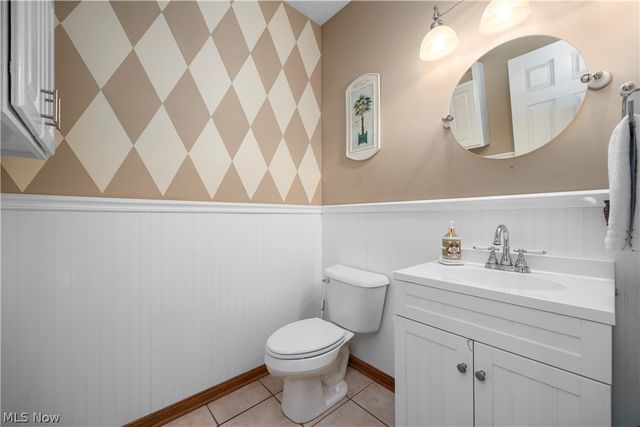 224 Sleepy Hollow Drive, Amherst, OH 44001