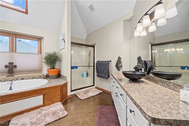 224 Sleepy Hollow Drive, Amherst, OH 44001