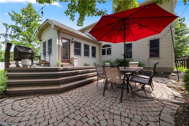 224 Sleepy Hollow Drive, Amherst, OH 44001