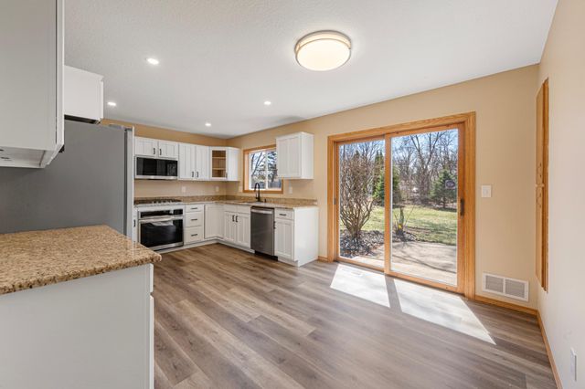 2042 Bluestone Lane, Eagan, MN 55122