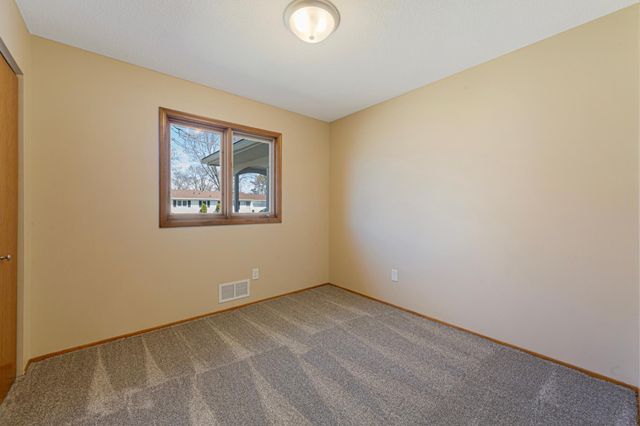 2042 Bluestone Lane, Eagan, MN 55122