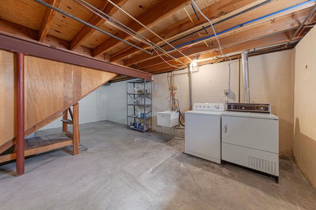 2042 Bluestone Lane, Eagan, MN 55122