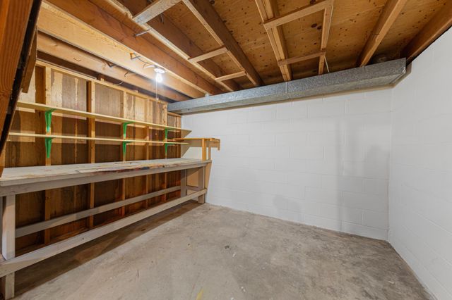 2042 Bluestone Lane, Eagan, MN 55122