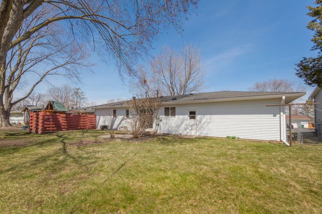 2042 Bluestone Lane, Eagan, MN 55122