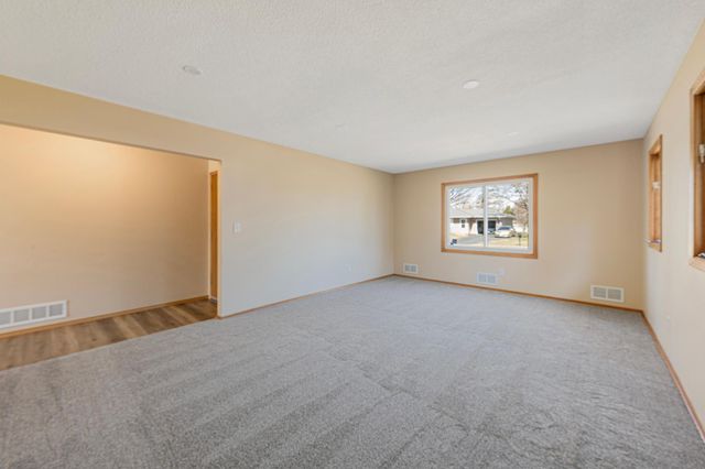 2042 Bluestone Lane, Eagan, MN 55122