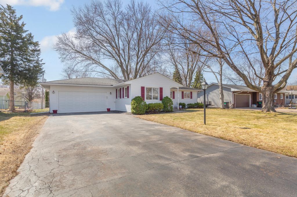 2042 Bluestone Lane, Eagan, MN 55122