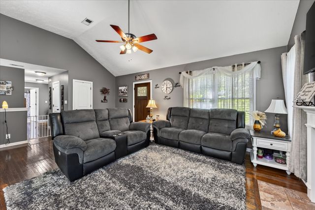 1194 Old Mack Rd, Clarksville, TN 37040