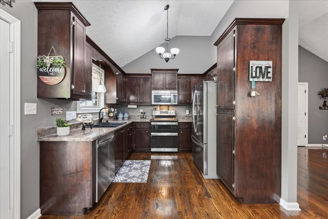 1194 Old Mack Rd, Clarksville, TN 37040