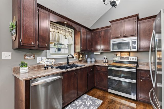 1194 Old Mack Rd, Clarksville, TN 37040