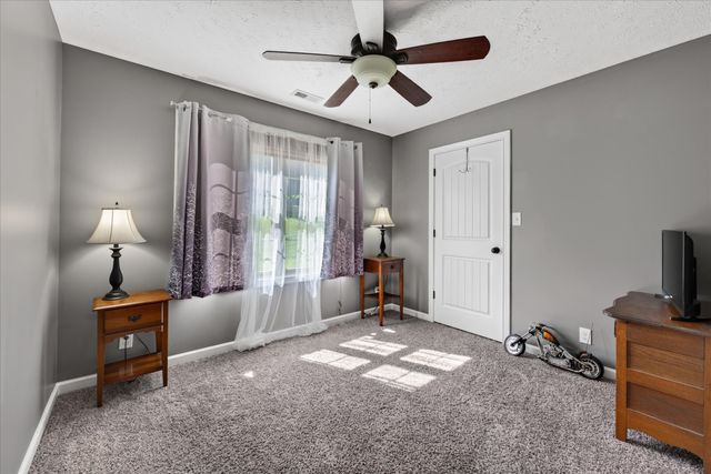 1194 Old Mack Rd, Clarksville, TN 37040