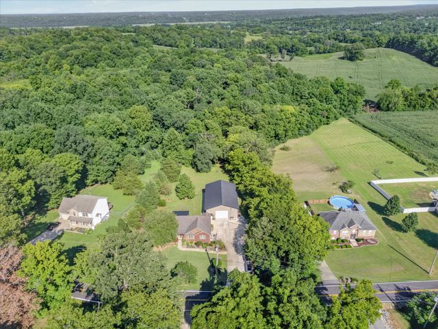 1194 Old Mack Rd, Clarksville, TN 37040