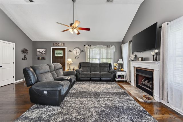 1194 Old Mack Rd, Clarksville, TN 37040