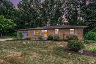 4288 Arrow Wood Curv, Benton Harbor, MI 49022