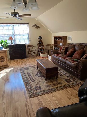 717 private road 6665, Mineola, TX 75773