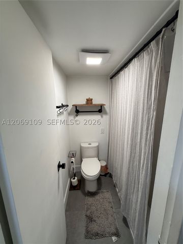 3625 N Country Club Dr PH5, Aventura, FL 33180