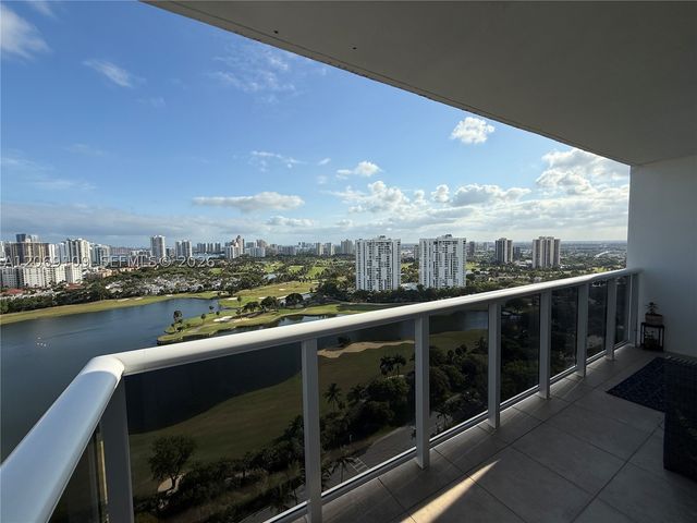 3625 N Country Club Dr PH5, Aventura, FL 33180