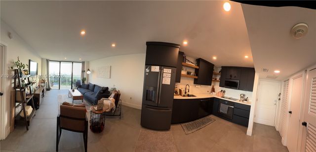 3625 N Country Club Dr PH5, Aventura, FL 33180