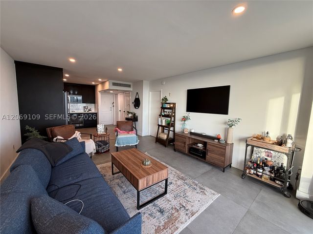 3625 N Country Club Dr PH5, Aventura, FL 33180