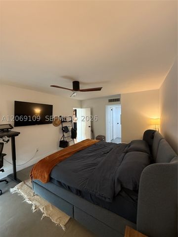 3625 N Country Club Dr PH5, Aventura, FL 33180