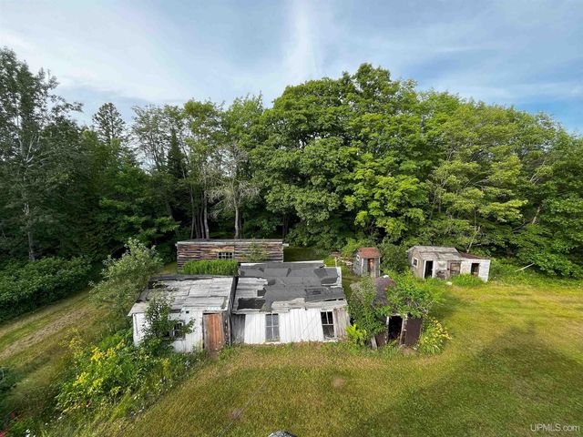 54866 Tecumseh Road, Calumet, MI 49913