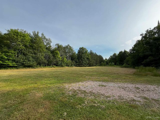 54866 Tecumseh Road, Calumet, MI 49913