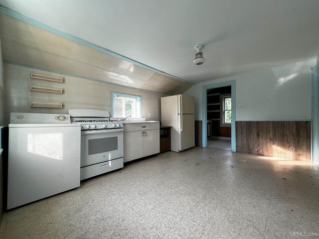 54866 Tecumseh Road, Calumet, MI 49913