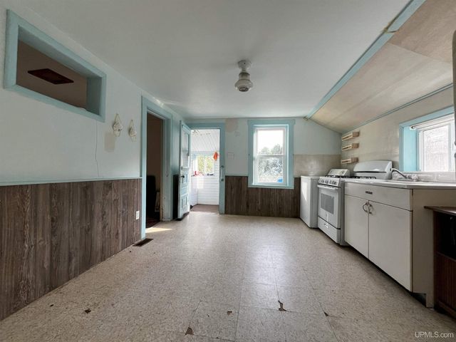 54866 Tecumseh Road, Calumet, MI 49913