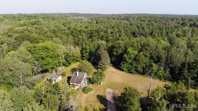 54866 Tecumseh Road, Calumet, MI 49913
