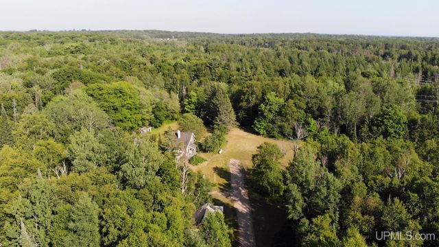 54866 Tecumseh Road, Calumet, MI 49913