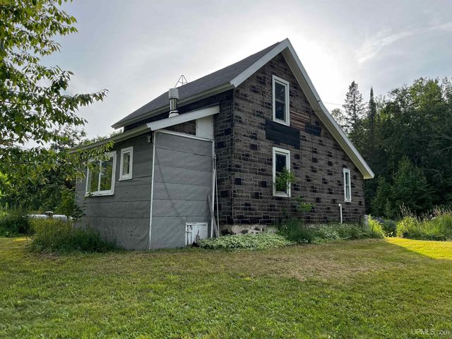 54866 Tecumseh Road, Calumet, MI 49913